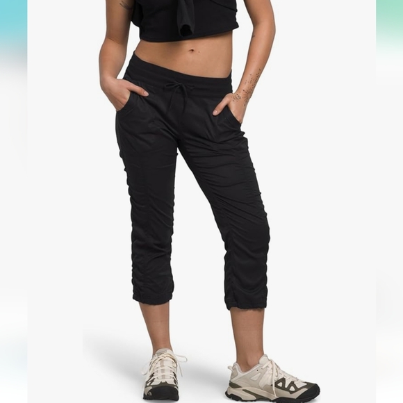 NWOT! TNF Aphrodite 2.0 Capris - S - Picture 1 of 8